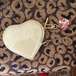Lv heart vernis coin purse with charm